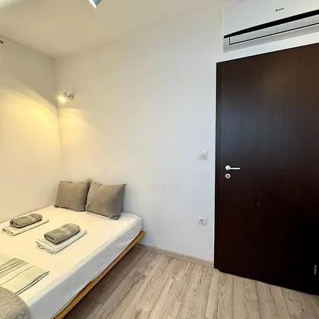 Velinice By Rv Apartment Warna